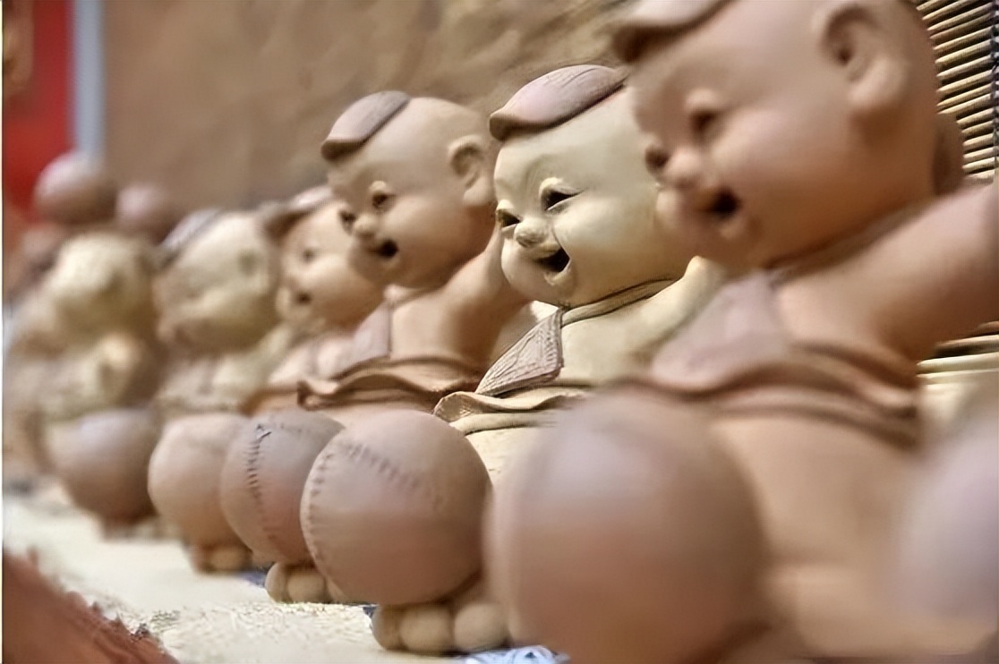 这颗球从千年前的山东淄博，被踢到了2022年的卡塔尔