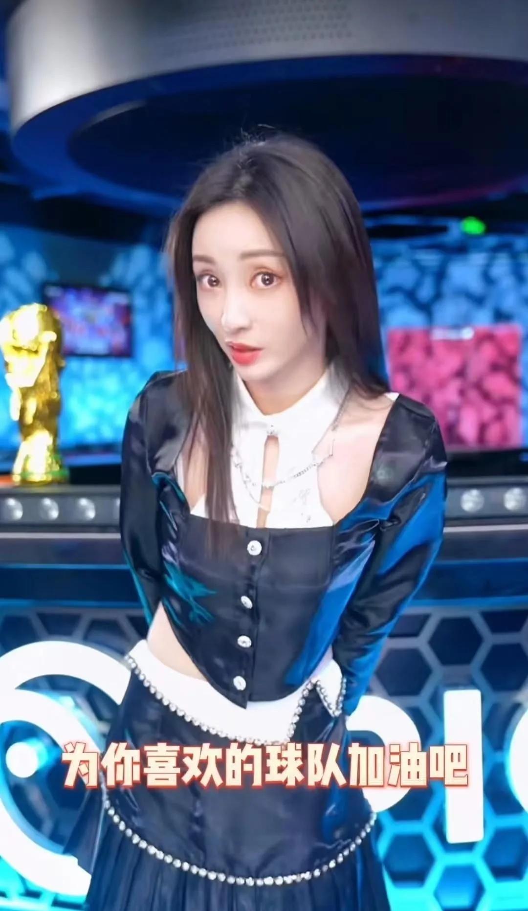 柳岩世界杯啦啦队热舞,世界杯柳岩狂跳加油舞