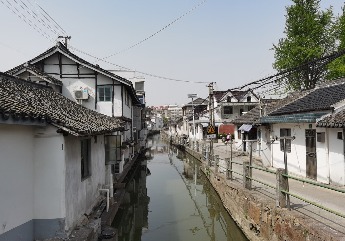 上海老街复古一条街风景,上海一条落魄的老街