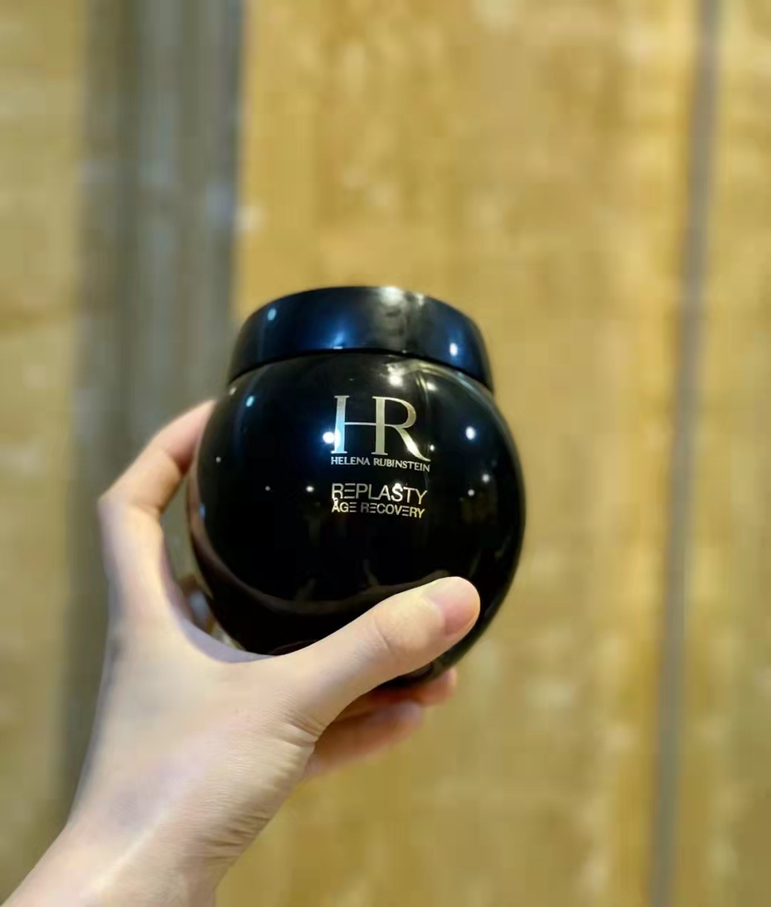 sk2面霜和赫莲娜哪个好,sk2大红瓶和雅诗兰黛面霜哪个好