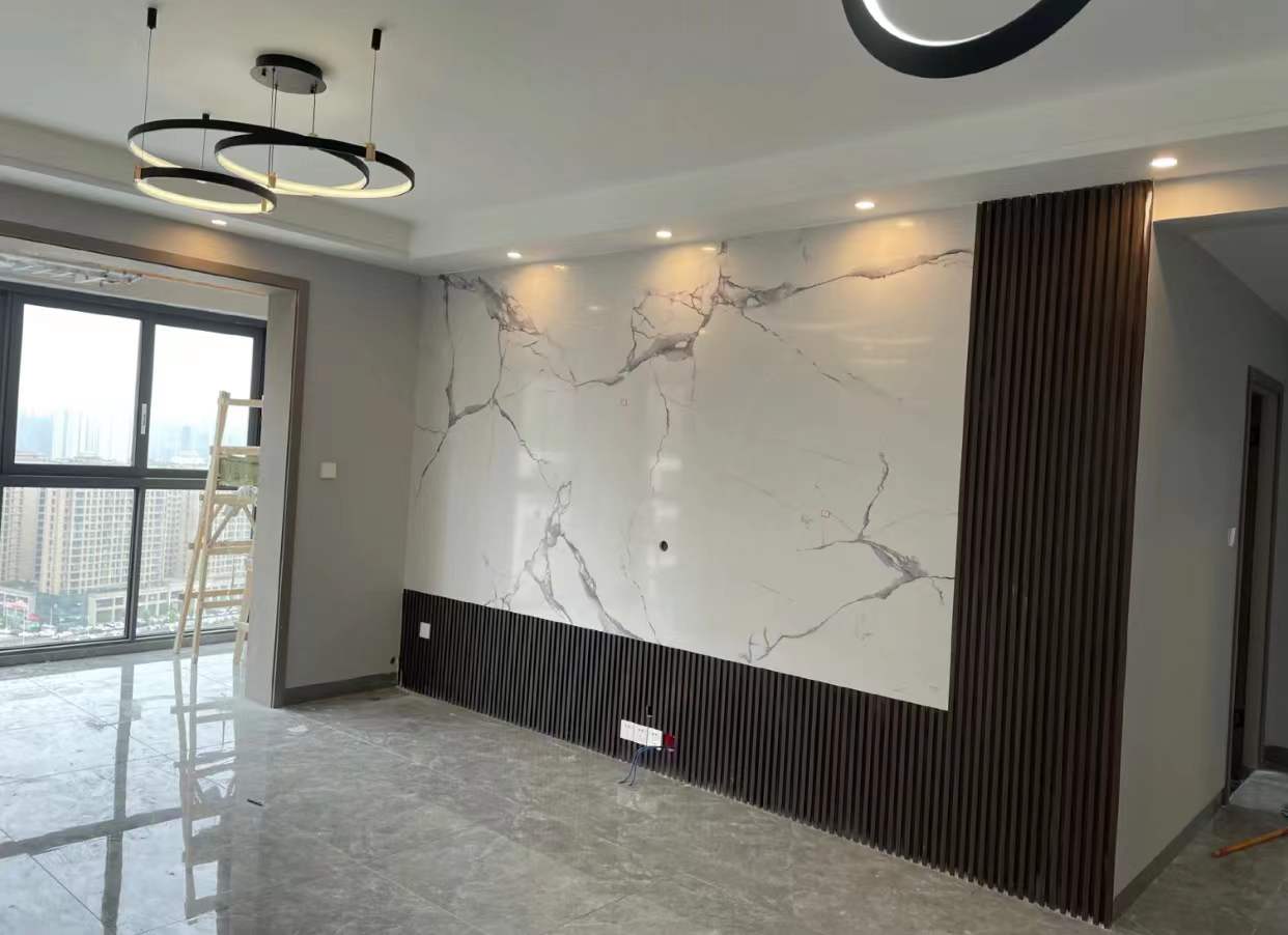 岩板电视墙都是亮的吗,专家评论岩板电视墙过时