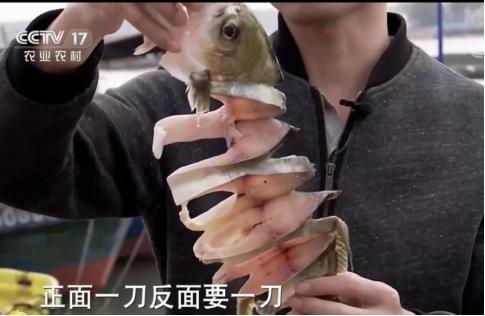 放弃60万年薪回乡创业，年入500万带动当地经济，他赚钱秘籍是啥