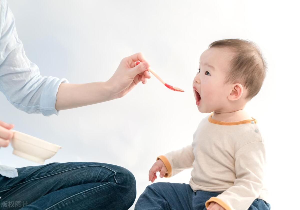 喂孩子饭应注意什么,六月龄宝宝感冒不可以吃什么