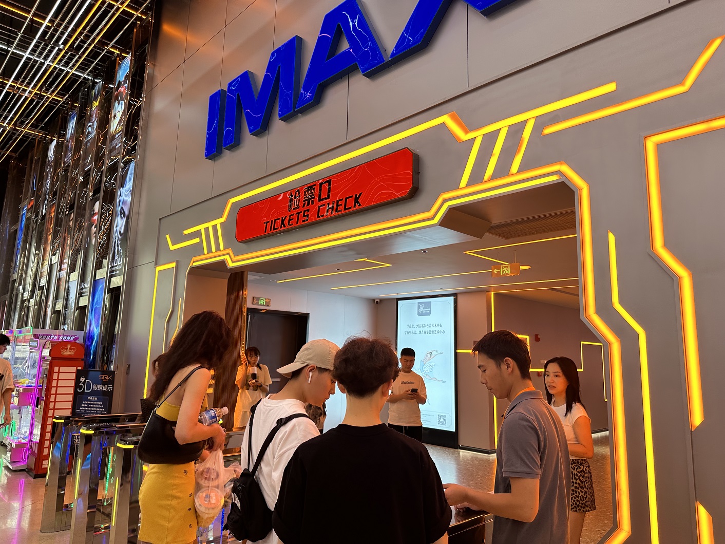 今年暑期档电影排片表,新片扎堆暑期档影院如何解决排片