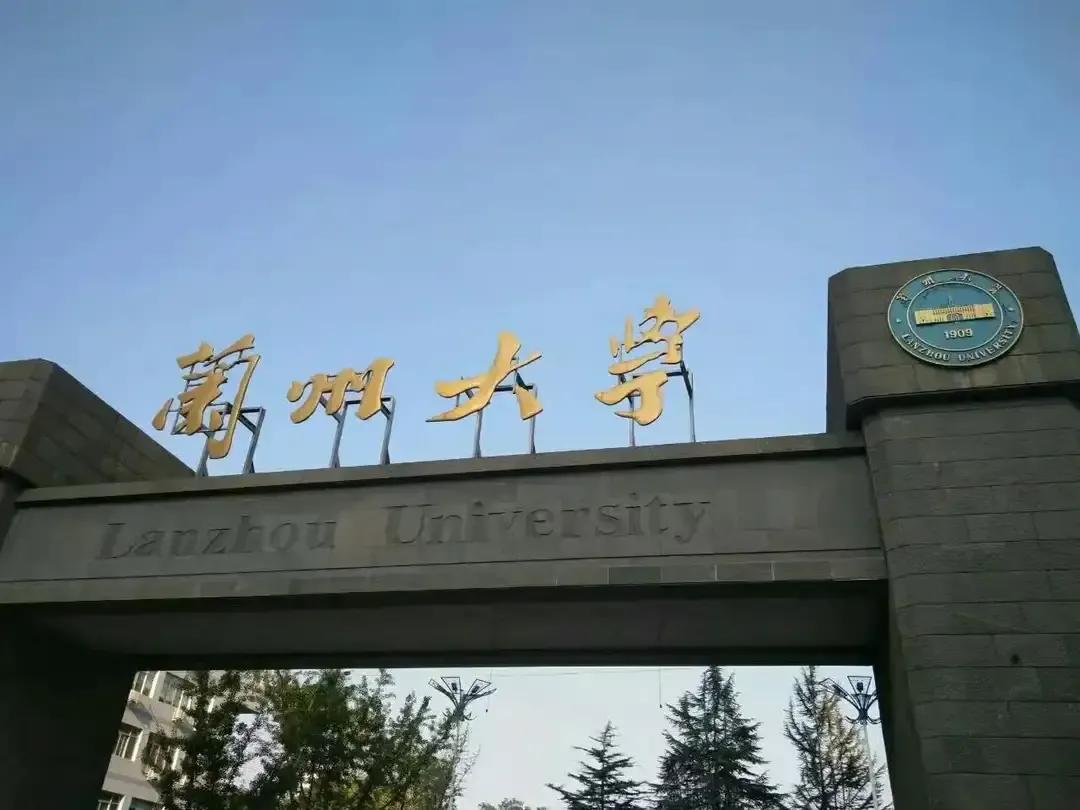 五十二岁女教授逝世,54岁女教授逝世