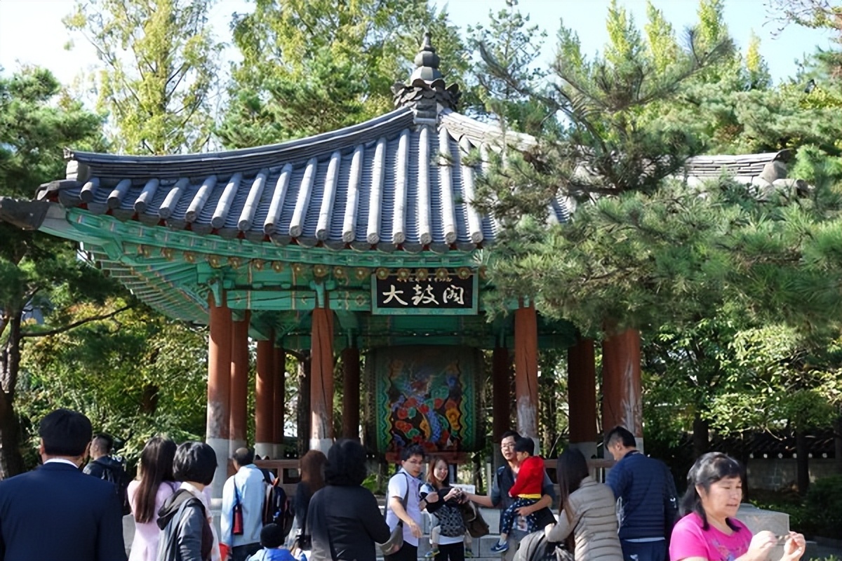 首尔景福宫游记,韩国景福宫和青瓦台在一起吗