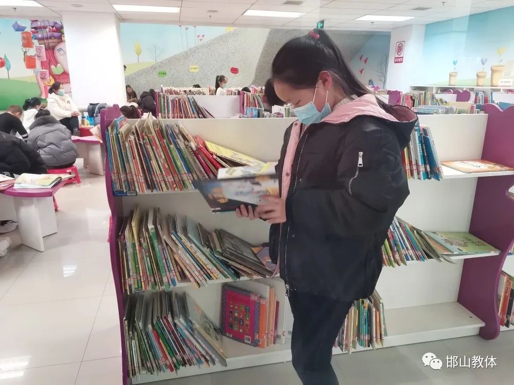 共建书香校园同享读书之乐朗诵,共建书香校园同享读书之乐模板