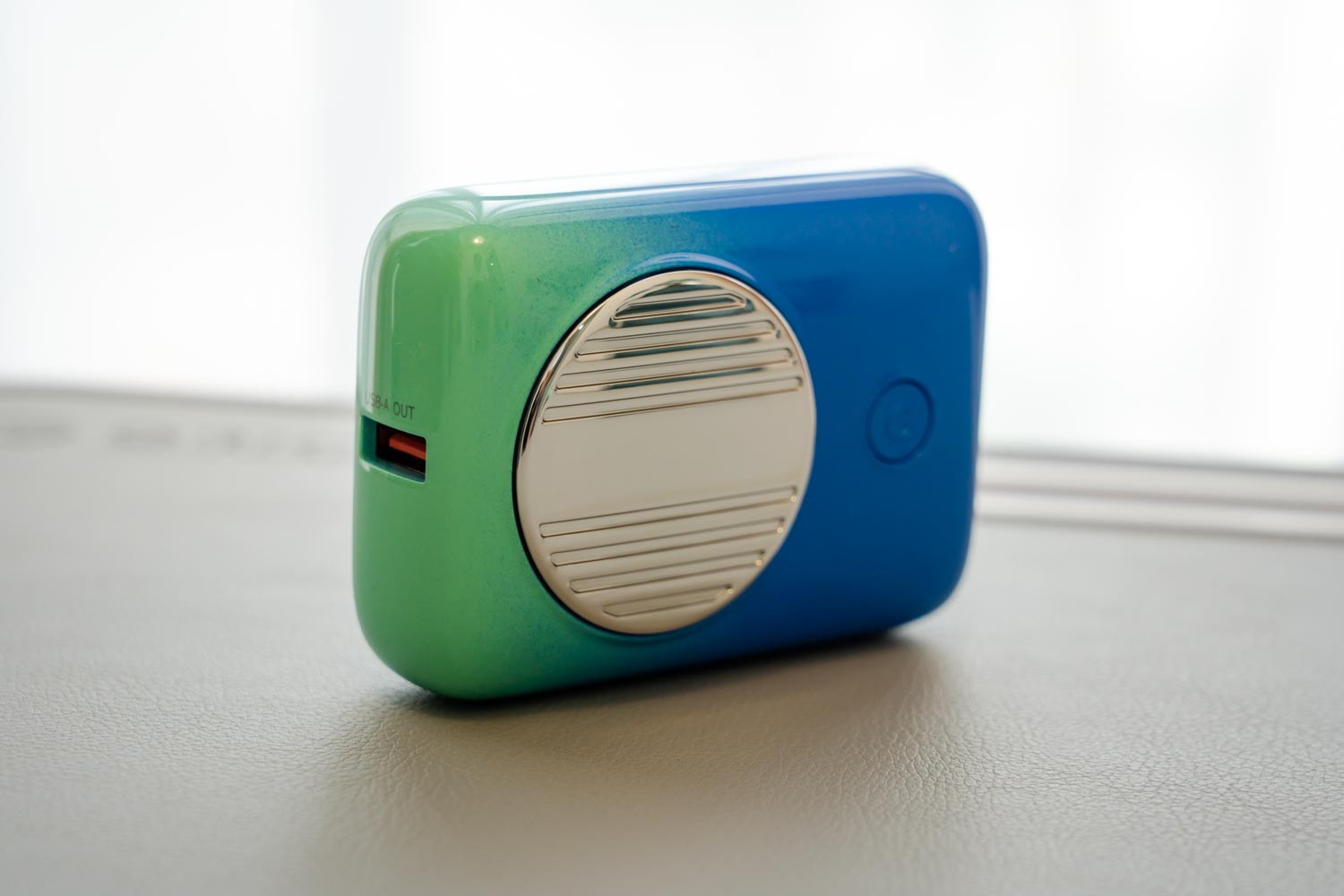 q10充电宝,迷你q10快充充电宝