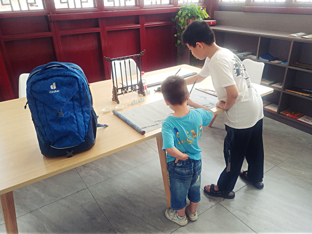 保护脊柱,健康成长:多特(Deuter)Ypsilon优习护脊中学生书包