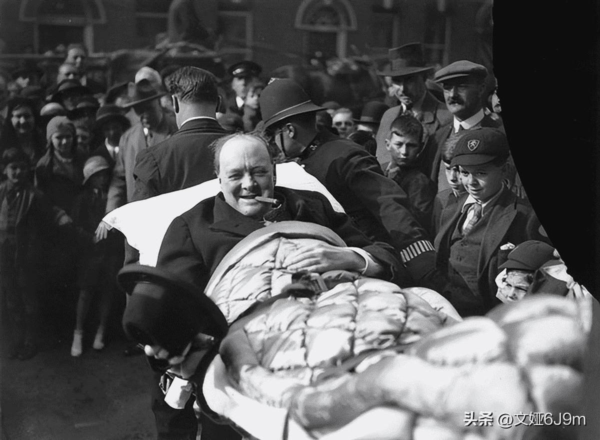 罕见照片，世界上胸最大的女人，女人舌头10.16厘米，你见过吗