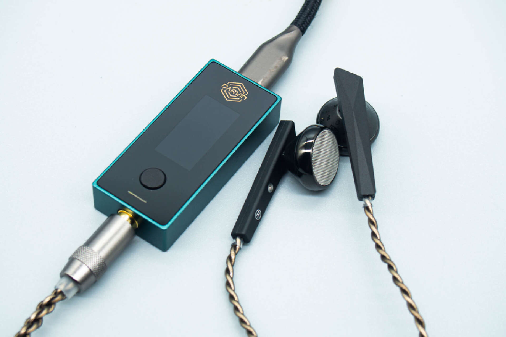 达音科alpha3和凯声,达音科alpha3和泰坦