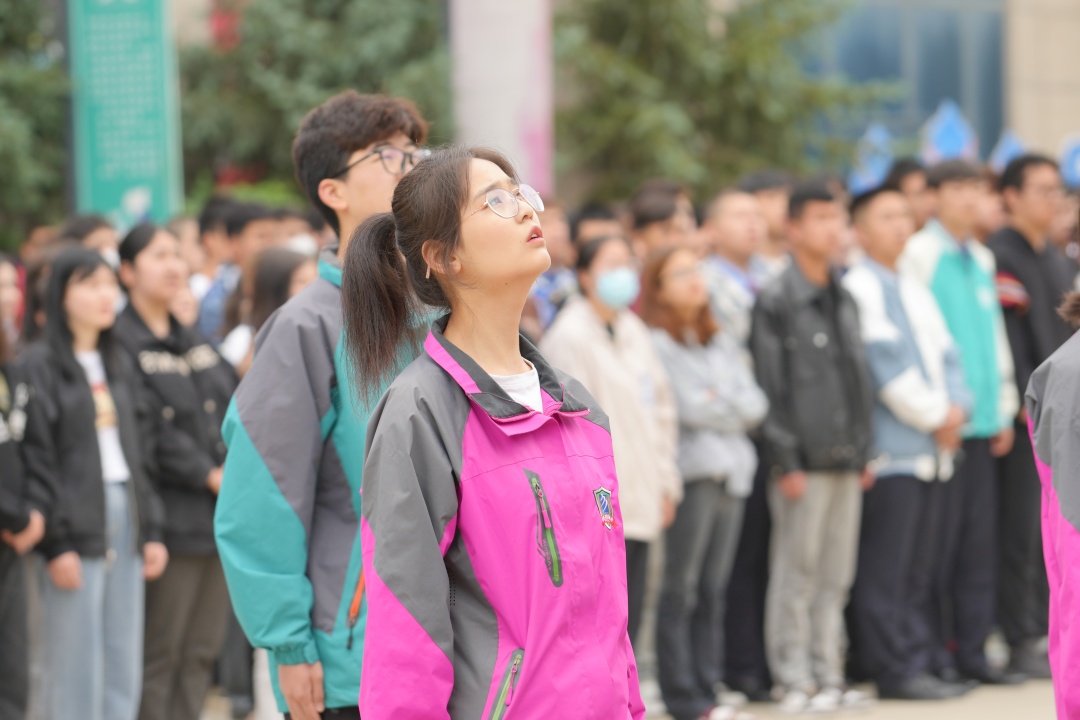 周一升旗仪式防溺水主题教育活动,周一升旗仪式的日记200字