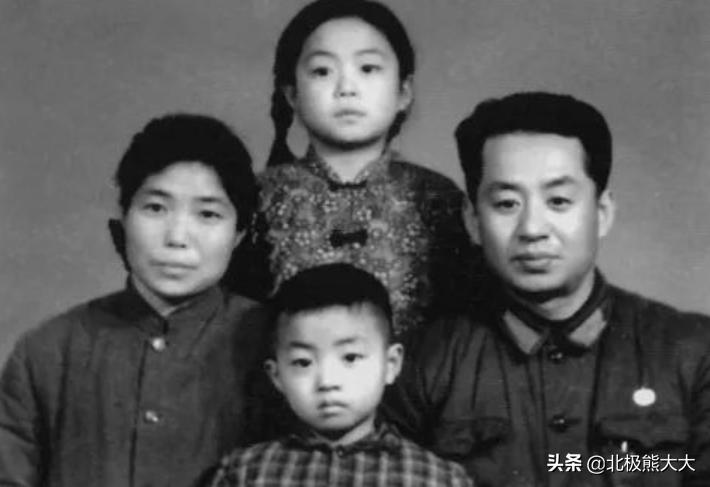 “变性人”金星的双性人生：娶过女人也嫁过男人，28岁成为女人