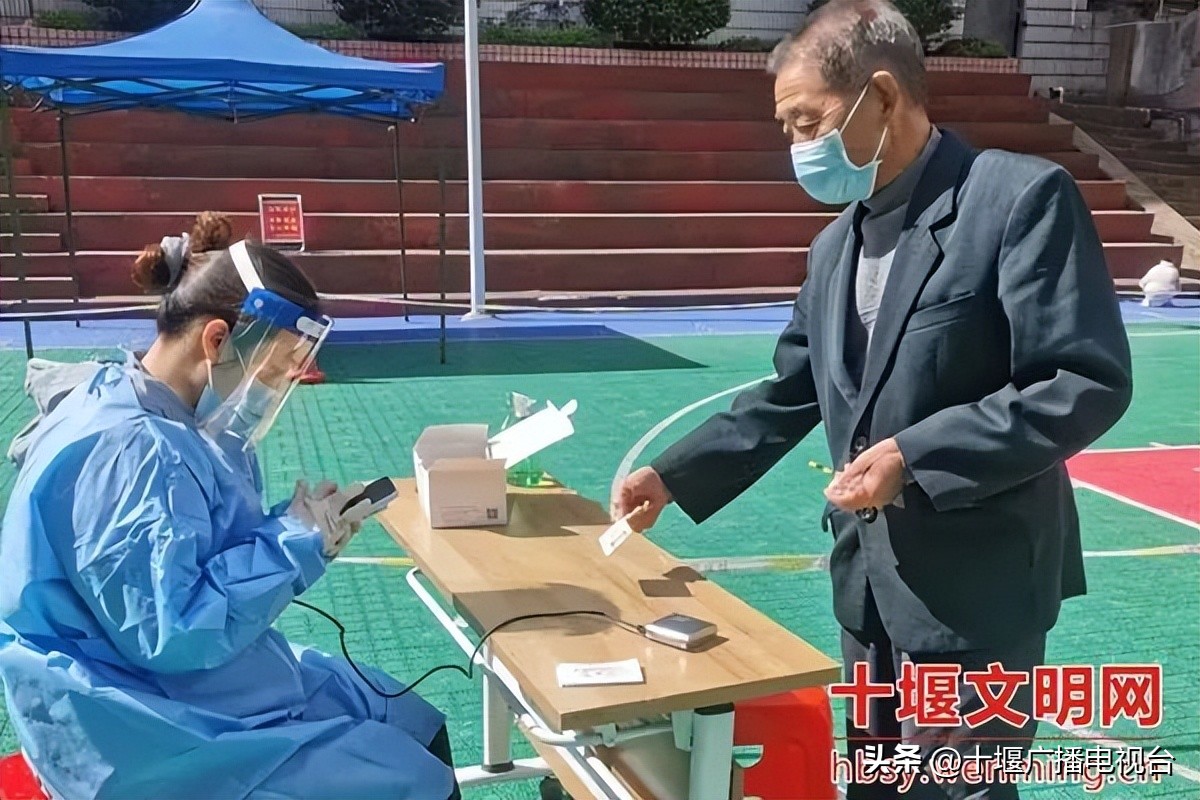 在十堰拍下的战“疫”照片，温暖人心