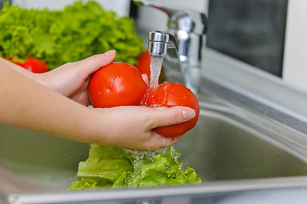 建议大家，家里常见的84消毒液不能乱用，尤其是这5处危害甚大