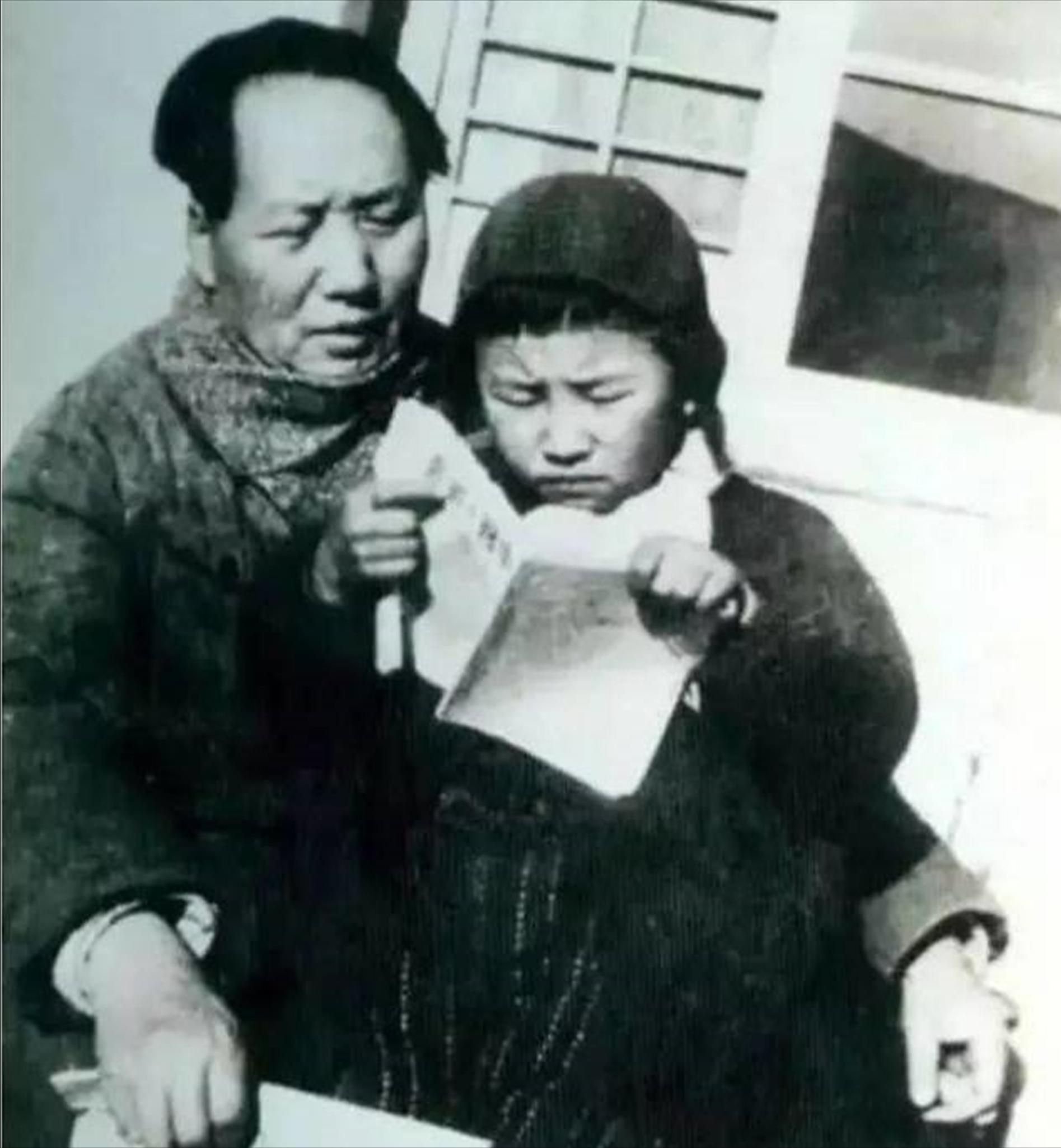 毛主席女婿去世，李讷悲伤痛哭说出一句话，令现场众人潸然泪下