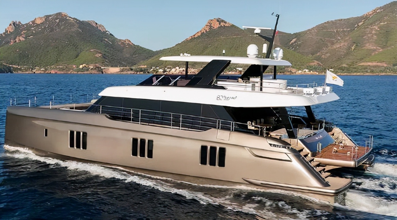 纳达尔红土之王原因,2001年拉斐尔·纳达尔转入职业网坛