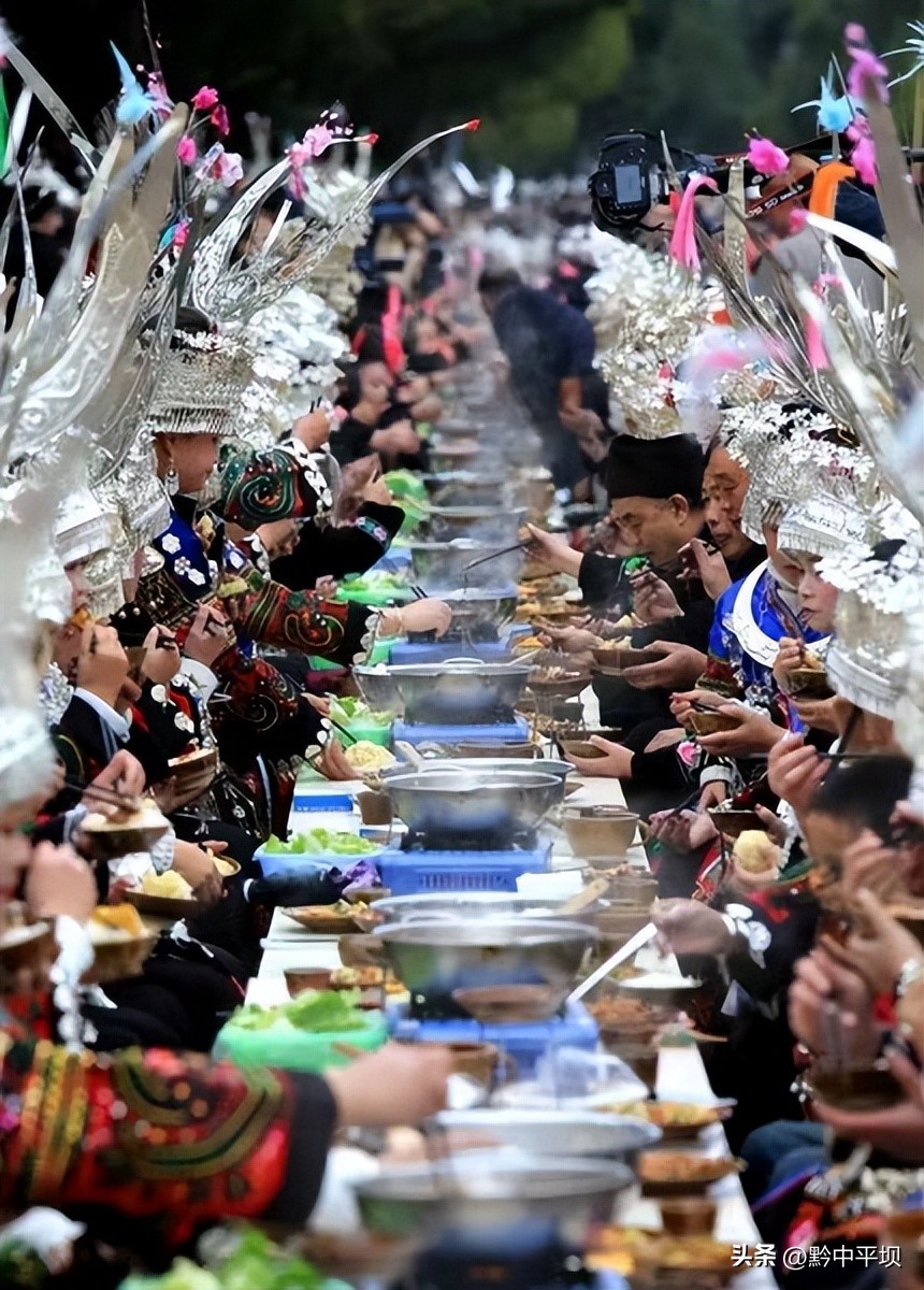 贵州凯里雷山西江千户苗寨,旅游景点贵州黔东南千户苗寨