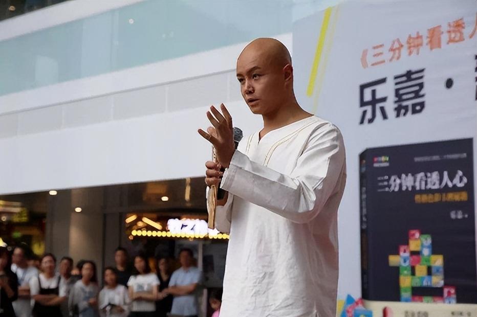 孟非和乐嘉为什么都是光头啊,乐嘉与孟非发生了什么