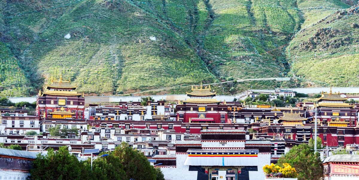 布达拉宫建筑简介资料,布达拉宫简介50字左右