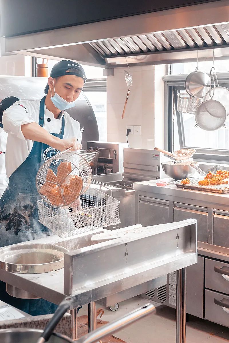 5种方法教你做出最美味炸鸡视频,如何做超级美味的炸鸡