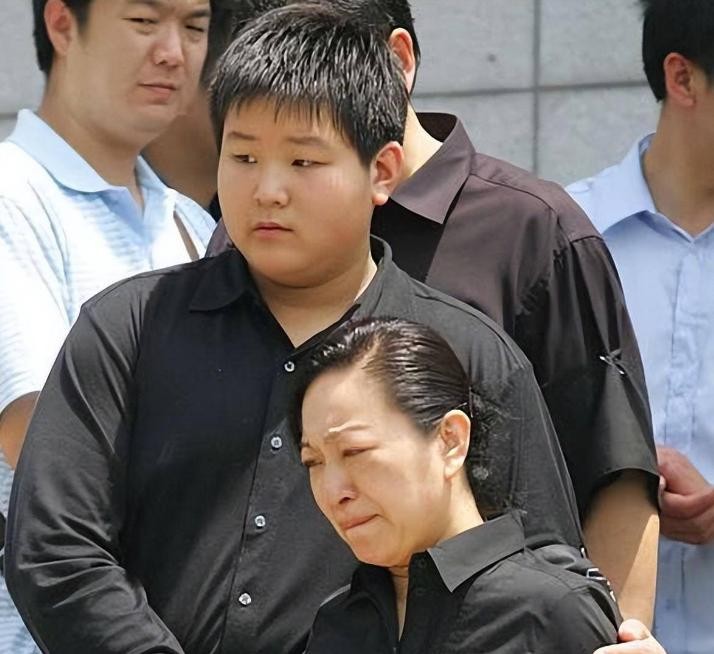 央视再也见不到的5位主持人，以为他们退休享福，其实已悄然离逝