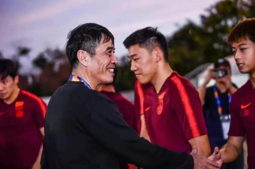 约尼奇向申花球迷道别,申花新外援约尼奇经历