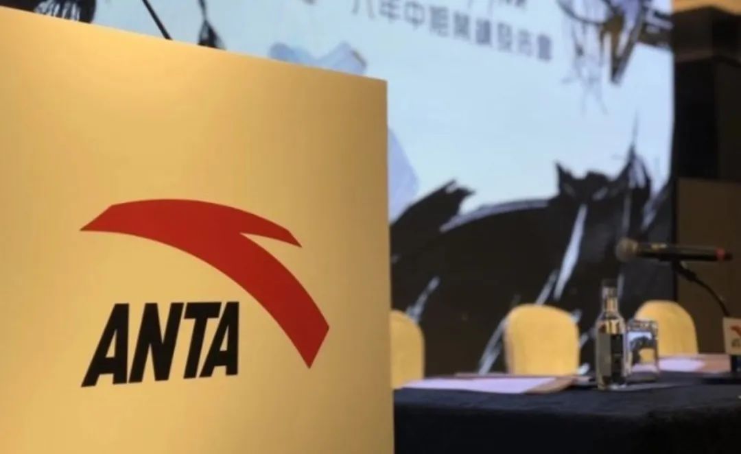 始祖鸟不拒水,始祖鸟青草绿