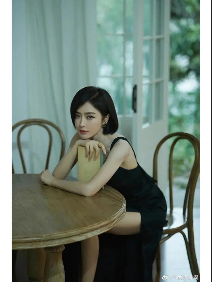 正方脸烫大波浪怎么编发好看,国字脸大波浪卷发型图片2018款