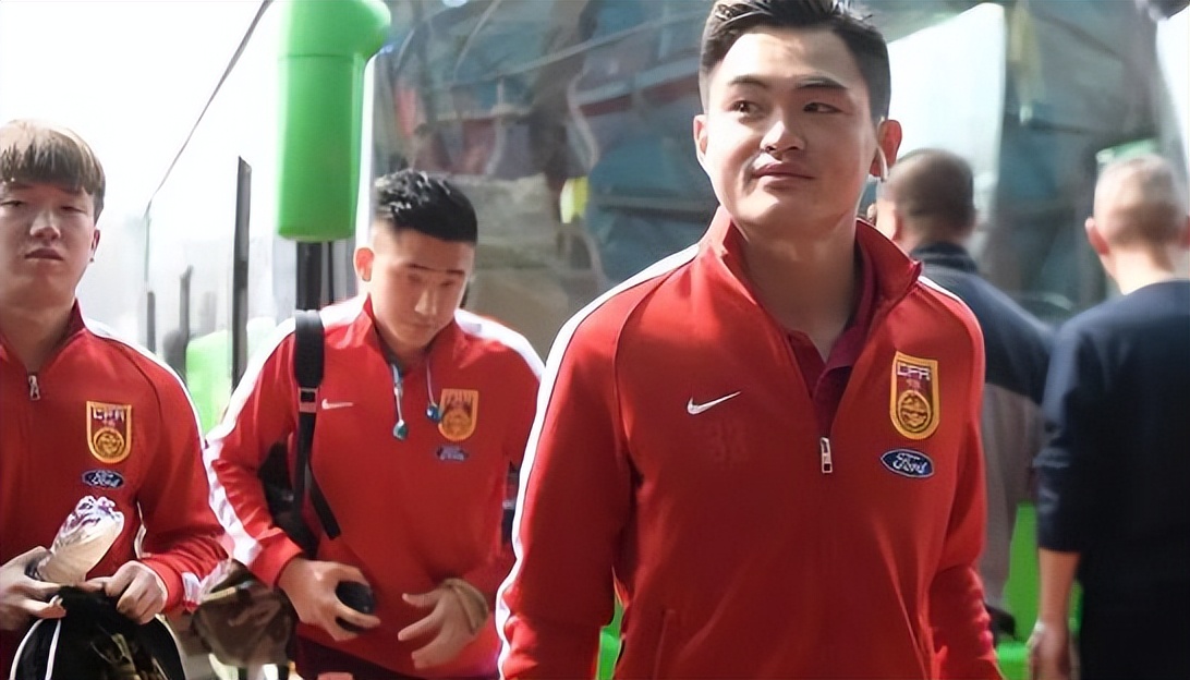 李金羽后悔吗？他没有全力挽留的武汉队飞翼，如今成新东家核心