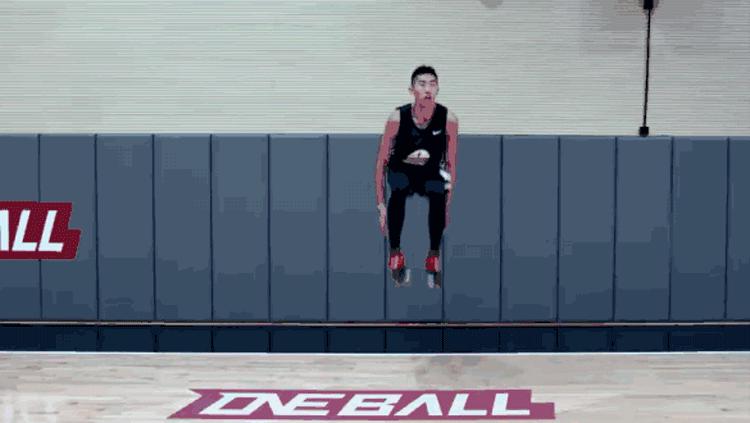 立定跳远不向后倒的窍门,立定跳远从2.1到2.3米怎么练