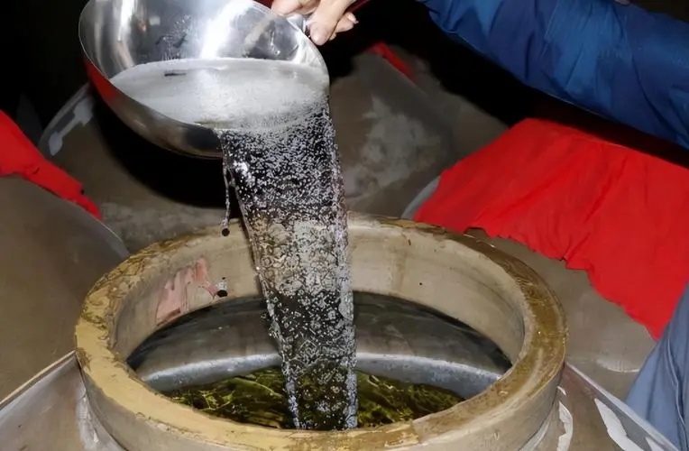 老酒赖茅97香港回归纪念酒1000ml,赖茅97香港回归1000毫升酒价格