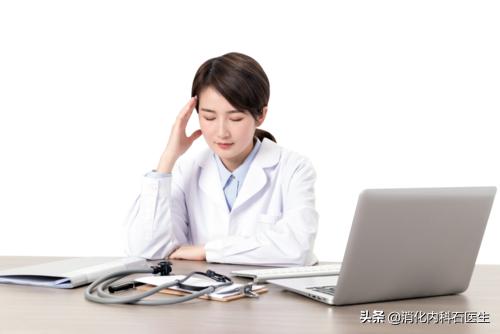 女人右下腹阑尾部位疼痛什么原因,女性右下腹疼伴有恶心阑尾已切除