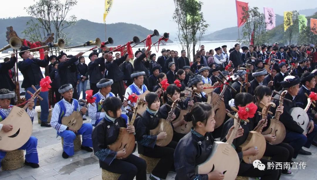 黔西南州布依族和苗族穿戴区别,兴义旅游布依族传统服饰