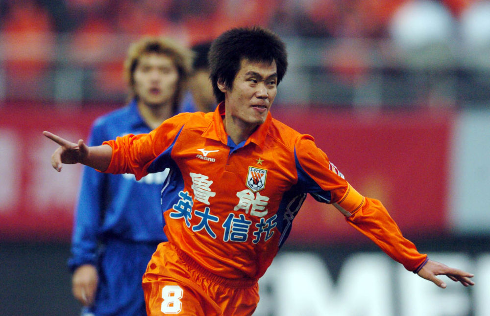 齐鲁雄师：盘点山东足球历史最佳11人，身材高大，头球优势明显