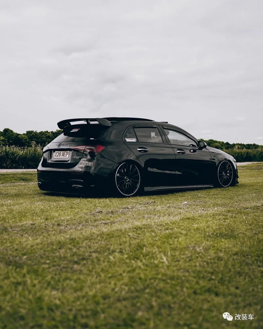 奔驰c级小姐姐改装,奔驰威霆改装小姐姐