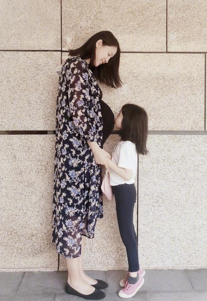 八位已经生过孩子的女明星,女神生下六个小女孩