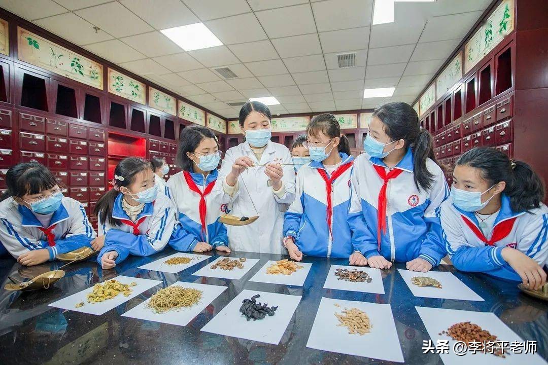 美国士兵拔火罐,美军晒拔火罐照片