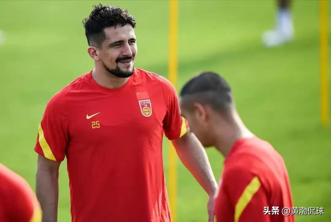 李铁弃归化德甲,李铁谈归化球员战术