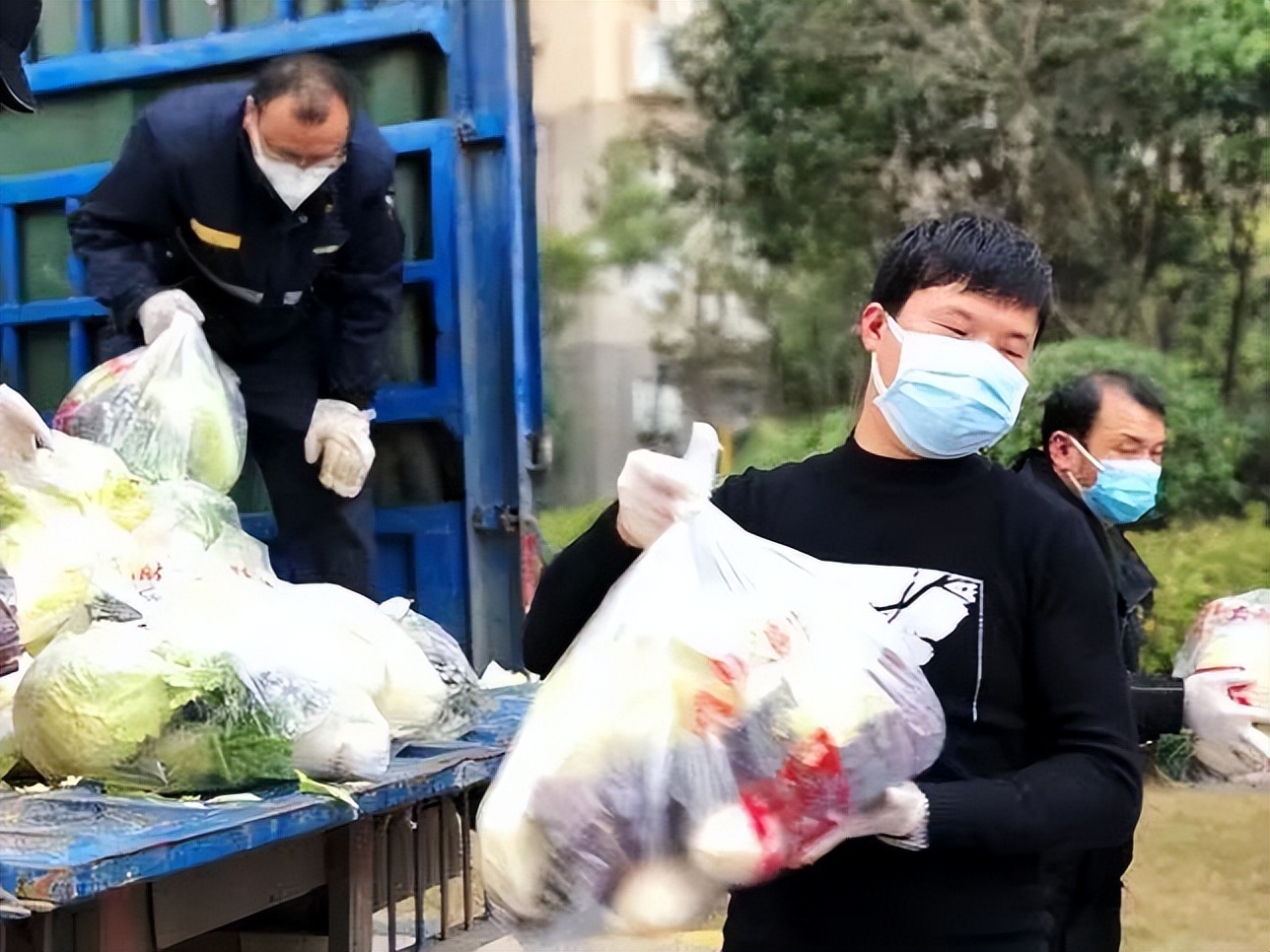 世茂服务业主案例,世茂服务保驾护航为爱而战