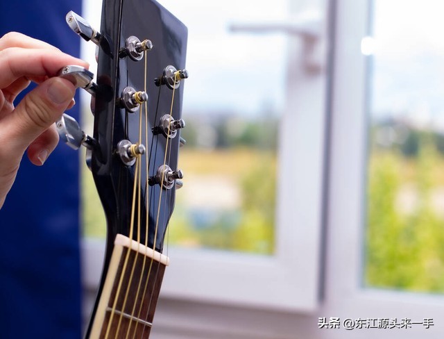调节吉他弦高的方法，提高弹奏的舒适度和音色