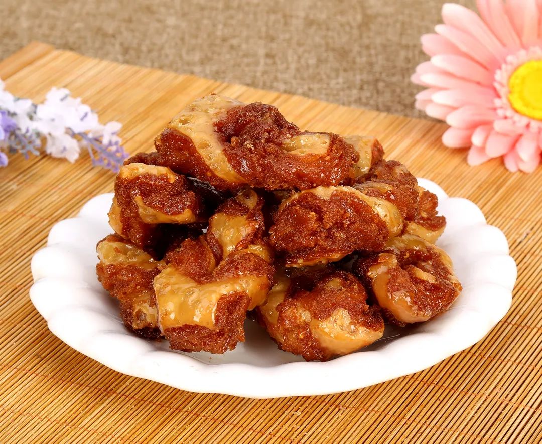 一位优雅的公主享用下午茶,一位优雅的公主正在享用下午茶