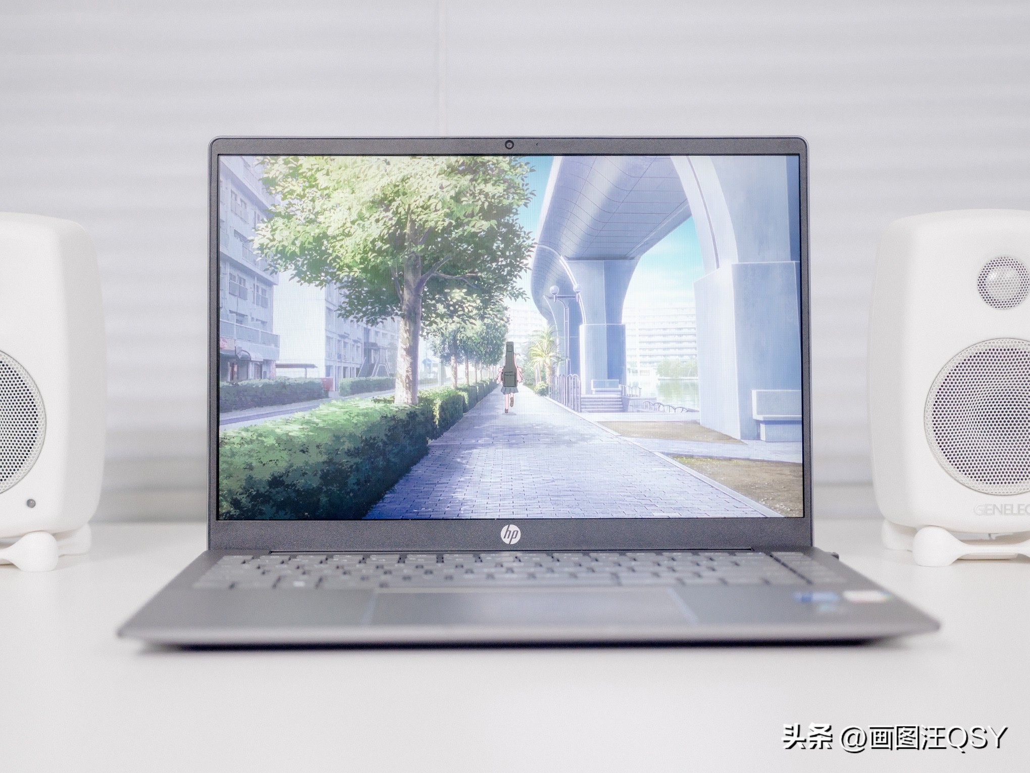 居家书桌升级改造：追剧听歌、居家办公也能很快乐