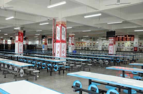 绵阳南实中学实验学校和南山双语,绵阳南山中学实验学校