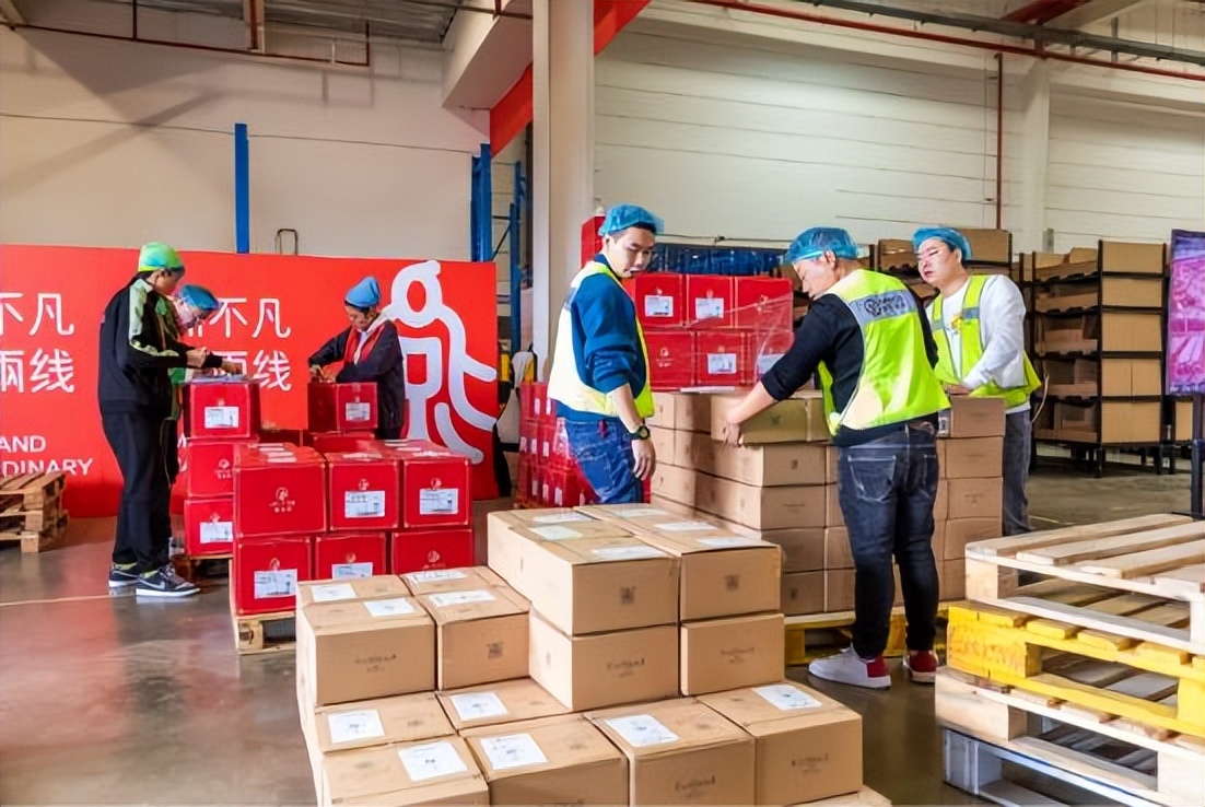 实体店生意惨淡怎么转型做电商,实体店做不下去了电商谁赚钱