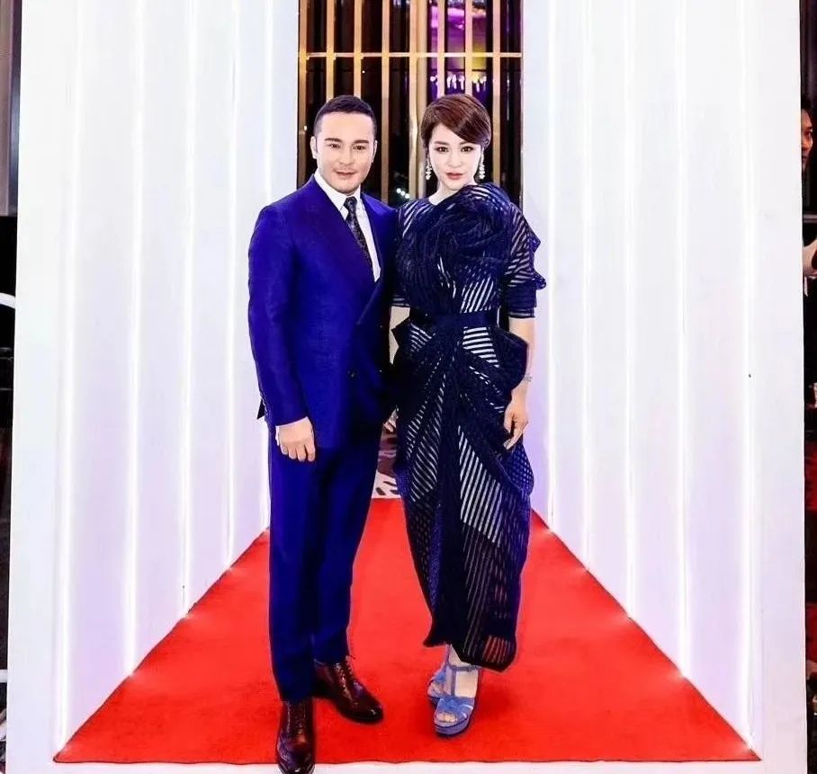 夫妻化妆品直播卖货第一名,一对夫妻卖化妆品