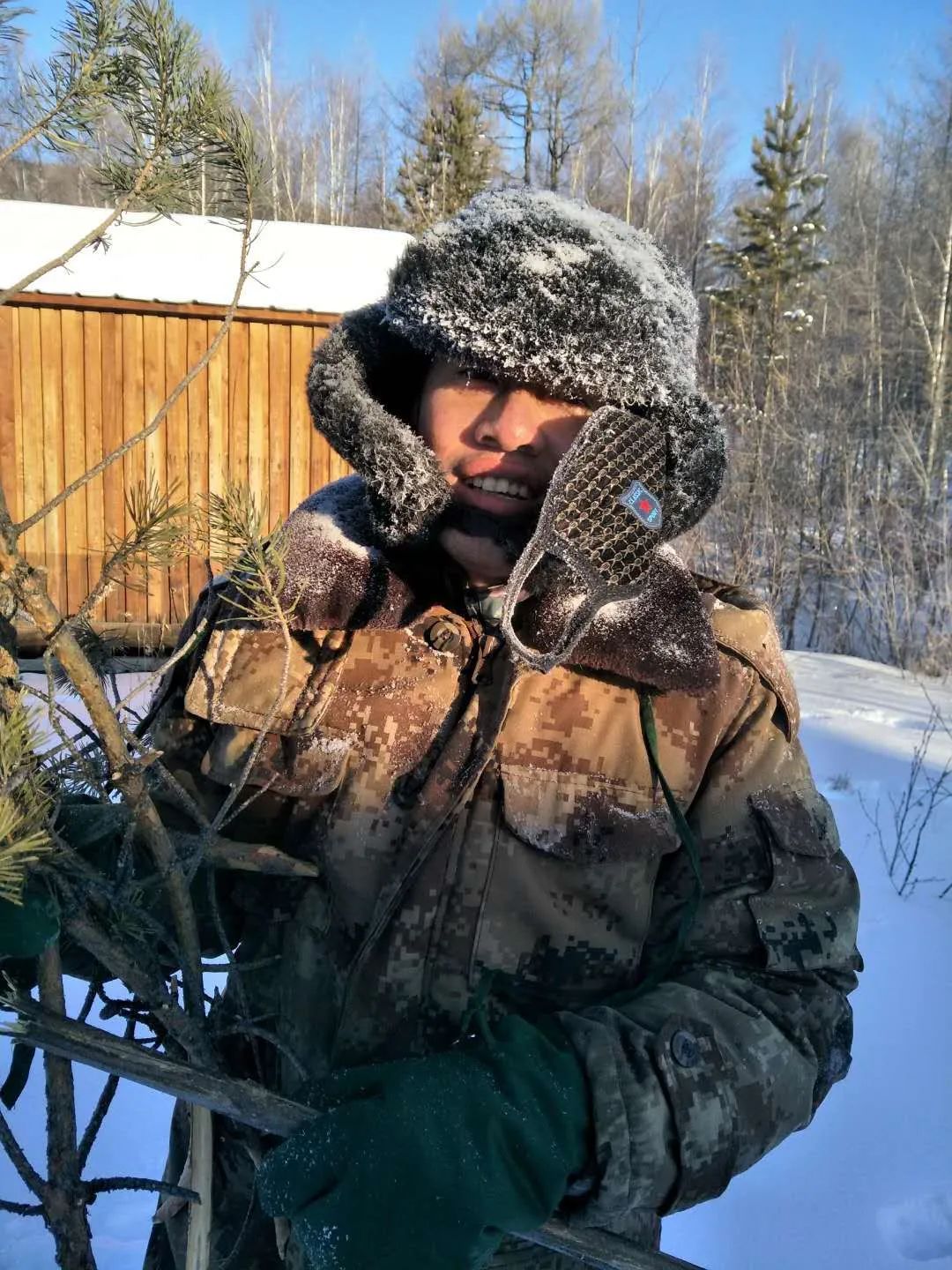 额尔古纳奇人之高擎青春火炬的柴瑞峰