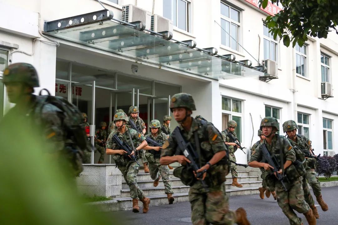 军营帅气视频,军营精彩瞬间照片