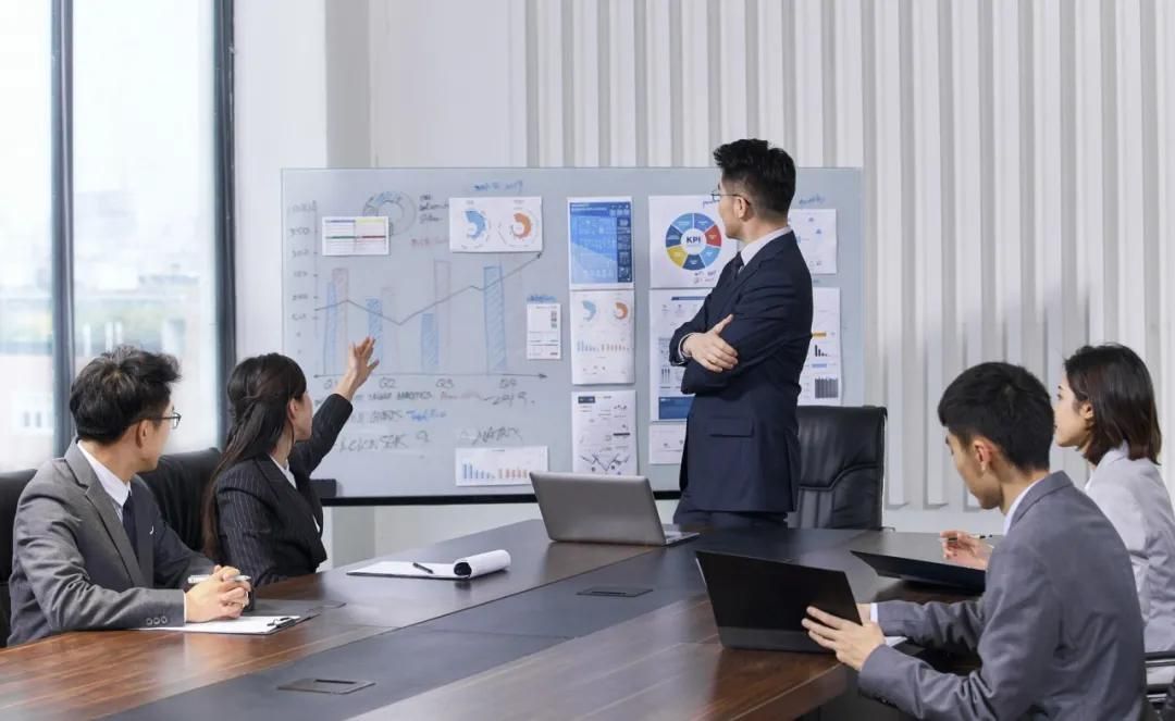 领导决策错误下属要承担责任吗,在管理中领导错误的决策如何补救