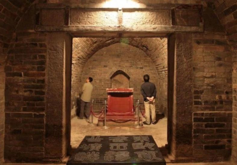 一老人潜伏清东陵多年,河北一老汉潜伏东陵10多年